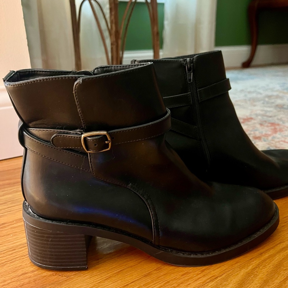 Classic Black Ankle Booties with Side Zip & Buckle Women’s Size 10 - Picture 2 of 6